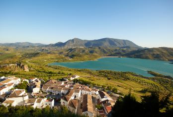 【西班牙隐藏版】塞维利亚出发！萨阿拉水库+阿科斯观景台，包车【参观安达卢西亚地区的白色小镇萨阿拉，欣赏格拉茨莱马国家公园的山脉美景！】