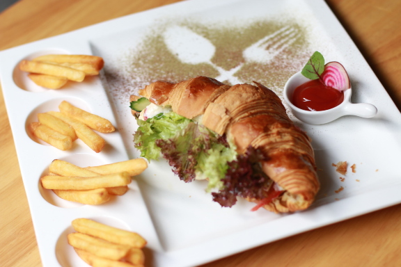 鱼果小居名宿餐厅