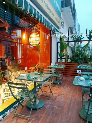 这家颜值出圈的泰式大排档，最近太火了，人均40吃到扶墙出