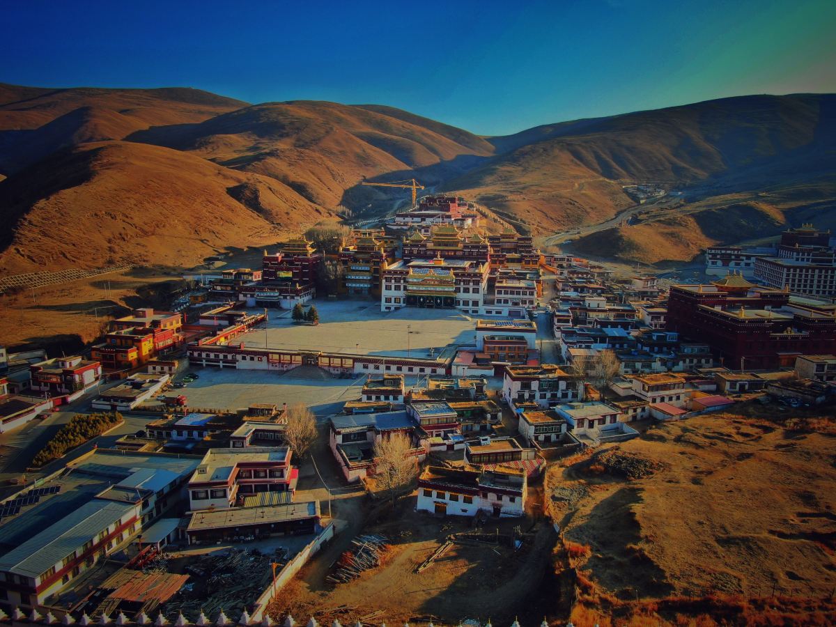 勒通古镇·千户藏寨旅游景区景点图片