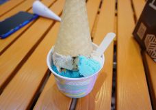 Cow and Moon Artisan Gelato-Enmore-没有蜡olling