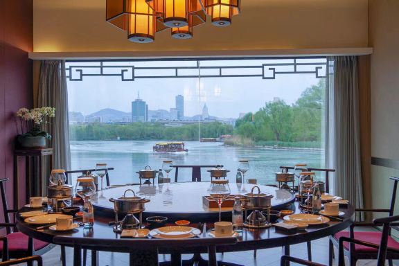 济南子曰·明湖酒店·贵庭·高端和牛海鲜火锅