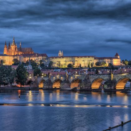 奥地利+捷克+匈牙利+斯洛伐克10日7晚跟团游