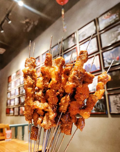 THE FIRST OLD LADY BARBECUE IN BEISAN