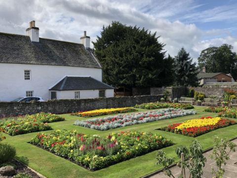玫露滋,那颗《勇敢的心》安息之地