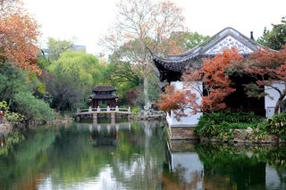 四季景色皆不同、秋日猗园正当时。