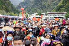 黑水游记图片] 今日开幕！黑水第八届冰川彩林季，超万人围观！