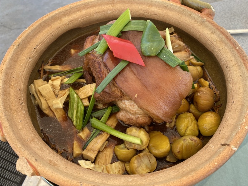 七起美食·炭烧无骨乳猪