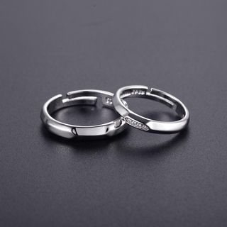 马上就元旦了,如何在节日挑选情侣戒指?