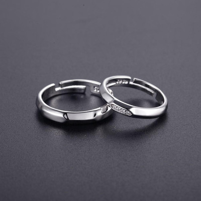 马上就元旦了,如何在节日挑选情侣戒指?
