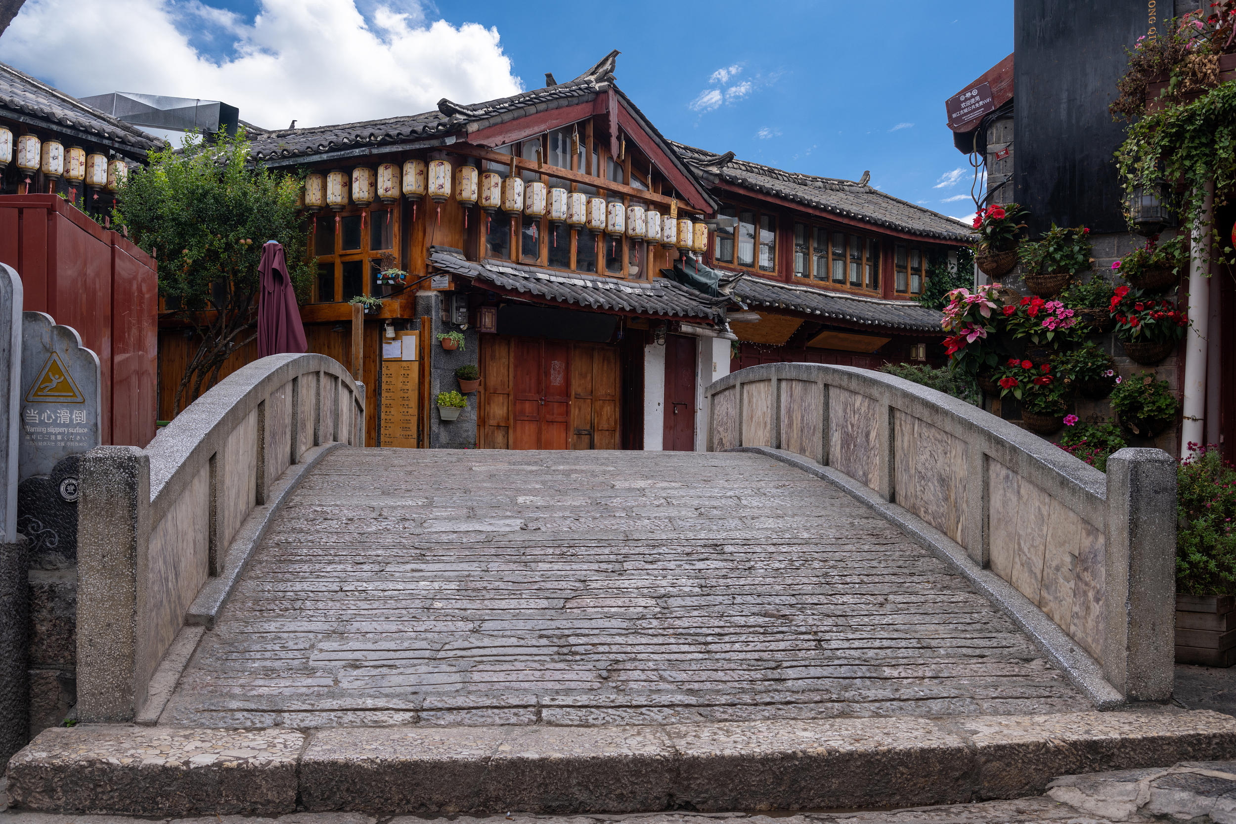 3-Day Lijiang Tour: Lijiang Ancient Town's charm, Mu's Mansion's historical allure