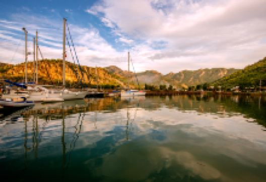 马尔马里斯景点图片