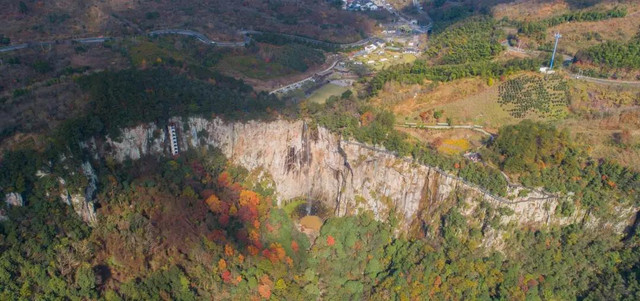 宁波攀岩,在陡峭的岩壁上,尽情享受攀岩带来的刺激解压感