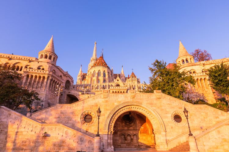 Fisherman's Bastion (Iconic architecture, panoramic views)