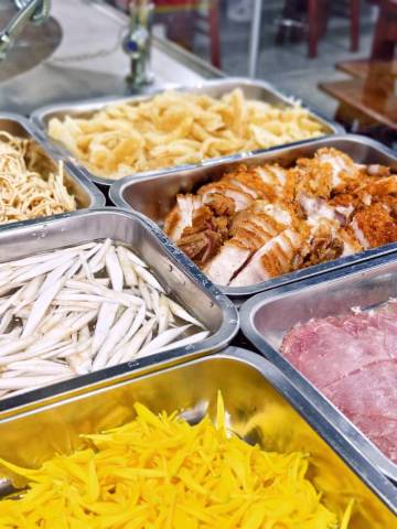 云香念过桥米线（蒙自七彩滇南店）