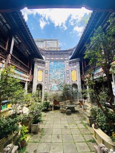 张家花园-大理市-YoYo_6Y5X5A3B