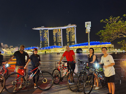 新加坡滨海湾自行车夜骑,越夜越美丽