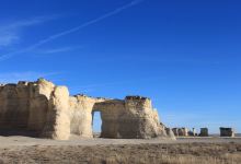 Monument Rocks景点图片