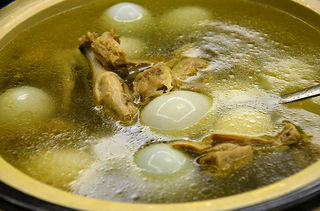 你吃过新泉美食吗?你吃过连壳煮的鸭蛋汤吗?这家餐厅让我惊艳!