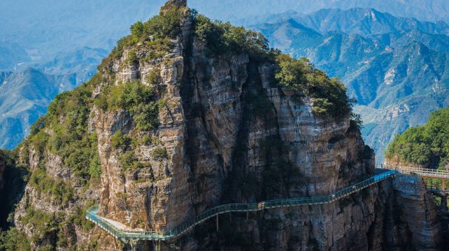 白石山玻璃栈道