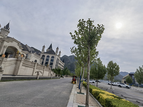 野三坡荣逸四季童话酒店主图