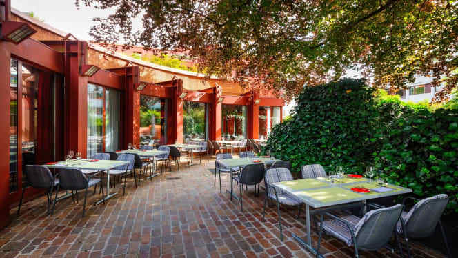 Restaurant elements