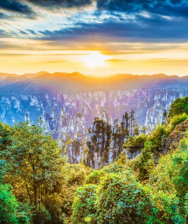 6D5N • Zhangjiajie & Fenghuang leisure tour, 1–8-guest small group: 2-day Forest Park + Tianmen Mountain + Glass Bridge + Yellow Dragon Cave: Miao dress-up, free drone video & scenic area transport