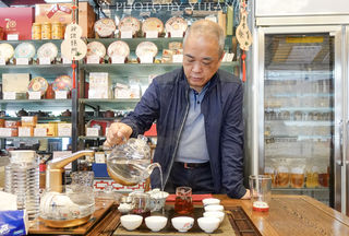 澳门旅行中遇见85岁的澳门茶王，曾助中国茶叶走向世界，真了不起