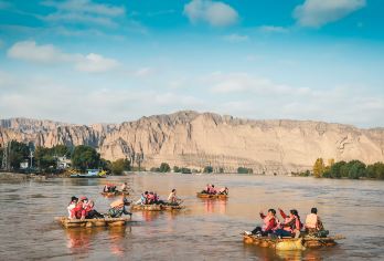 兰州水墨丹霞+黄河石林一日游【 8人小团市内免费接送】【市区酒店免费上门接送，熟悉线路，贴心管家，摄影帮手】