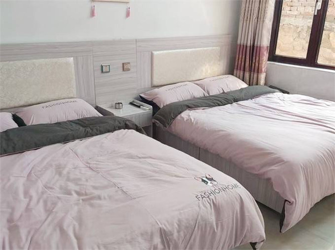 天津薊縣八仙山心晴農家院，坐落在八仙山腳下，離景區步行500米左右。