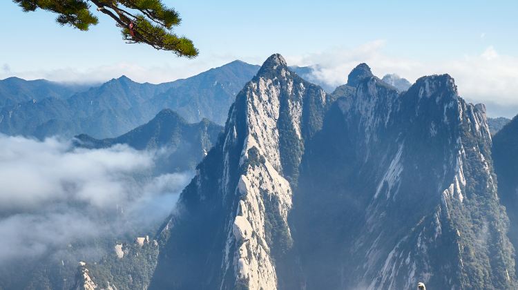 2-Day Xi'an +  Mount Hua + Emperor Qinshihuang's Mausoleum Site Museum + Song of Everlasting Sorrow + Huashan Mountain