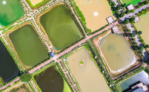 南海区游记图文-航拍西樵山下的桑基鱼塘，五颜六色如盐田，这才是真正的岭南水乡