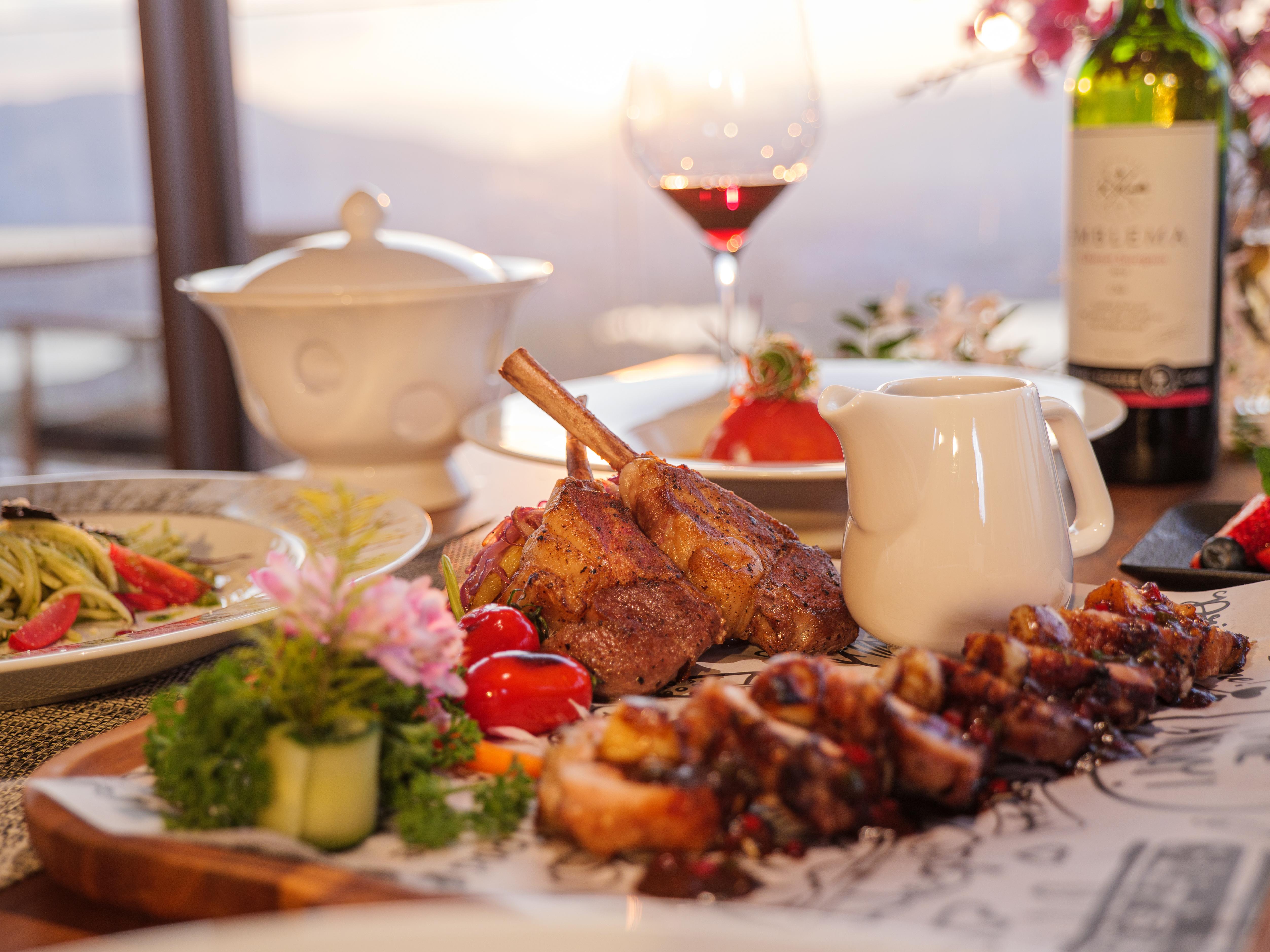 腾冲月泊半山温泉度假酒店·YUE餐厅