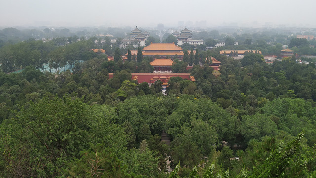 北京中轴线上的景山公园：夏日小记