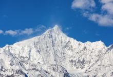 卡瓦格博峰景点图片