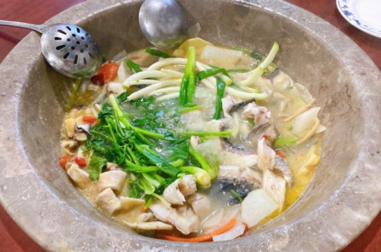 姚记抚仙湖石锅鱼庄