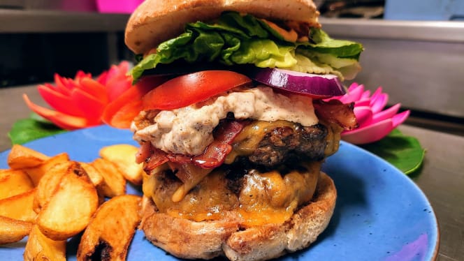 Lotus Steak & Burger House餐厅图片