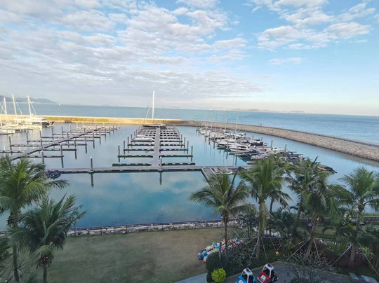 深圳浪骑瞻云度假酒店主图