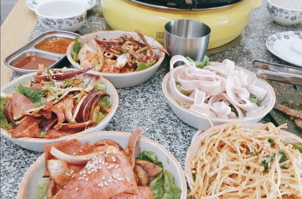 滋滋烤肉(东州大厦店)餐厅图片