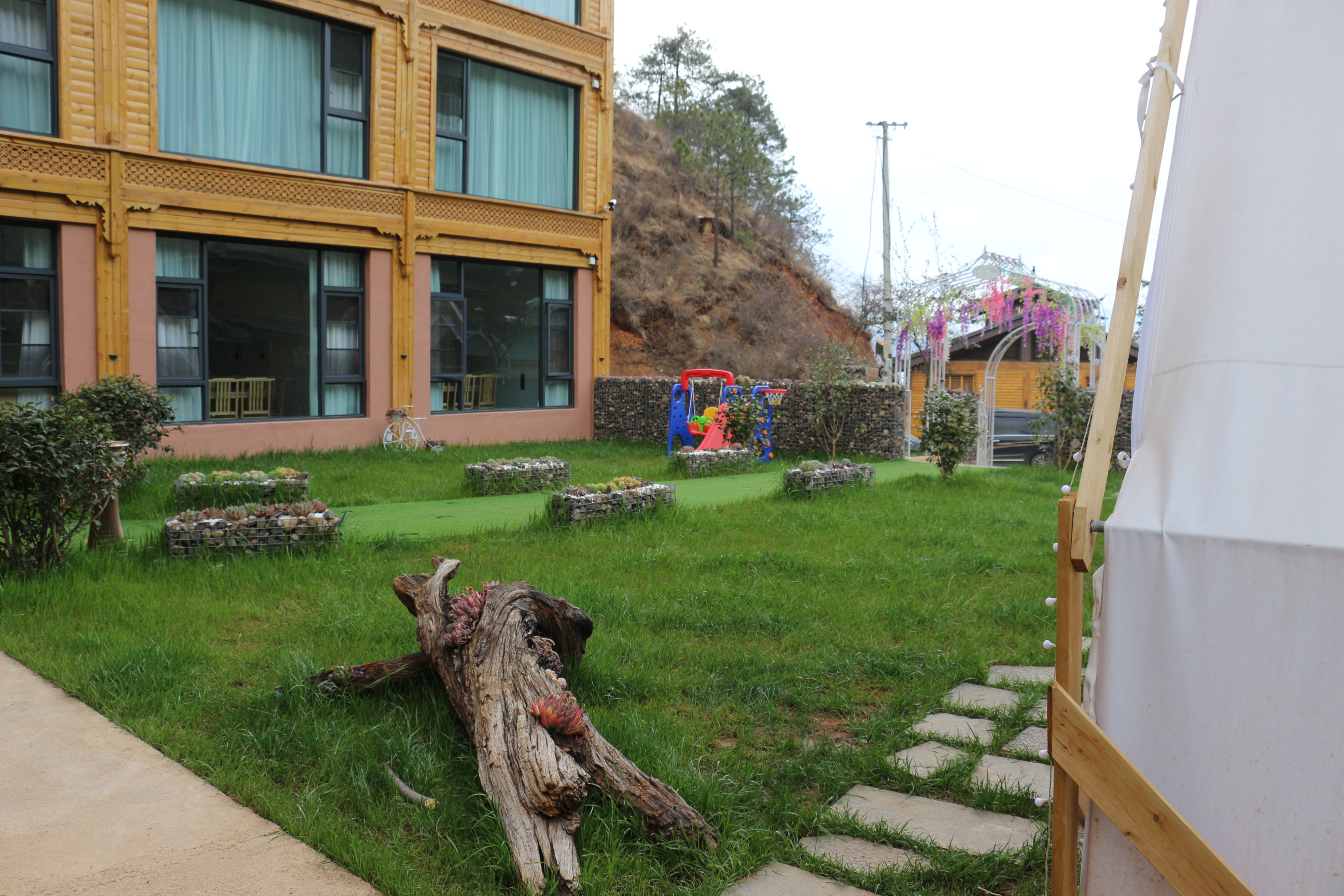 泸沽湖静享无声民宿·静享美食原味火锅餐厅图片