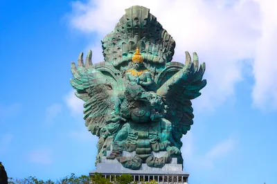 Patung Garuda Wisnu Kencana