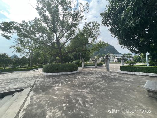 灵山人民广场
