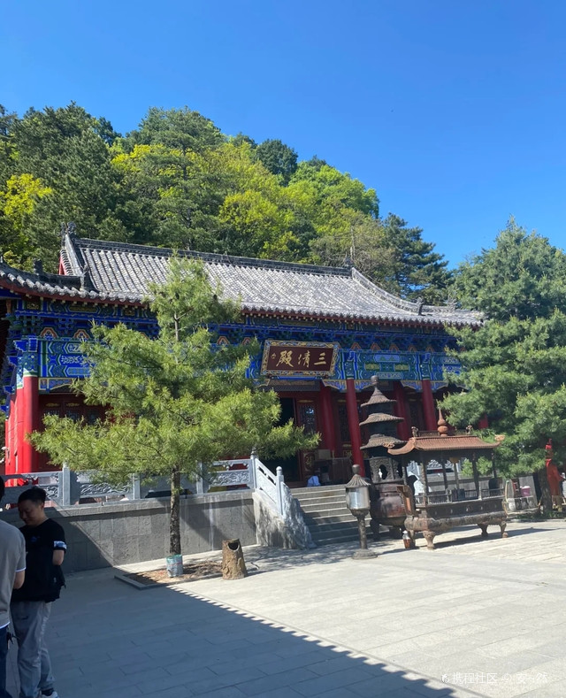 擂鼓台,是陕南著名道教圣地和旅游风景区,1995年,被列为省级森林公园.
