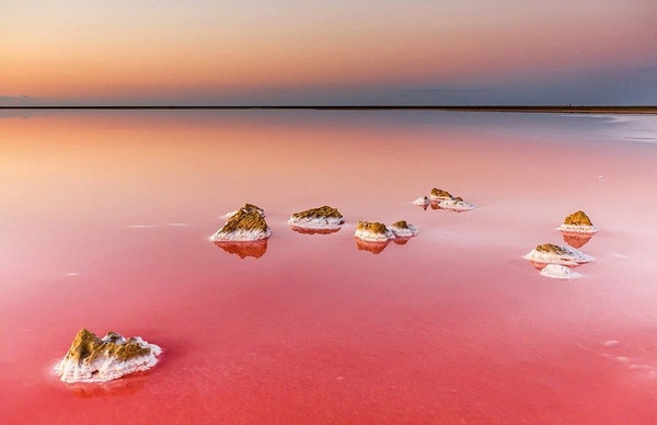 克里米亚粉色盐湖☞最接近日落的地点☜