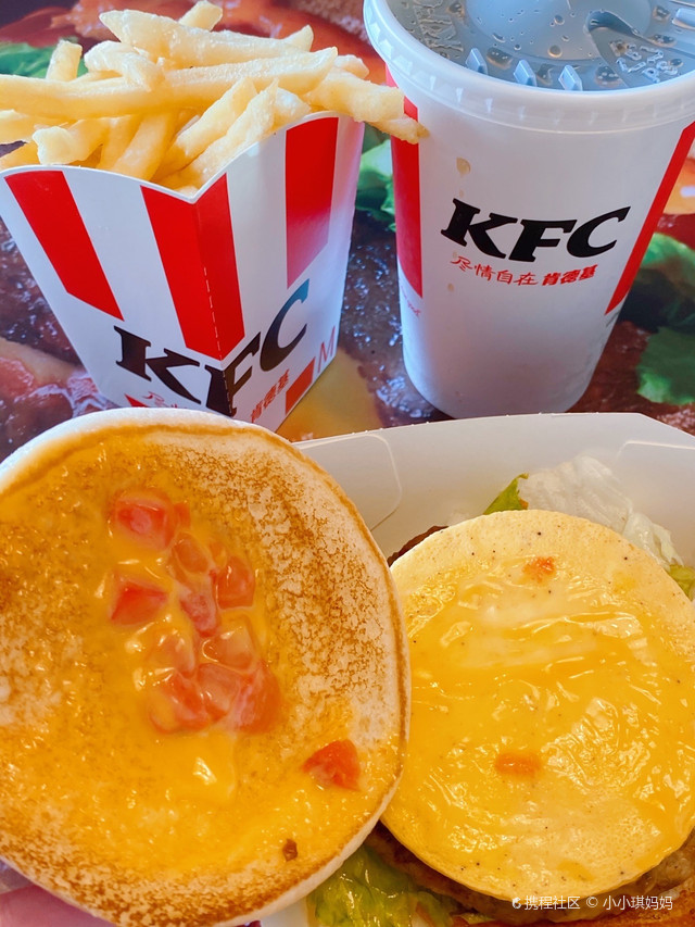 本地人带你游 肯德基新品瀑布芝士汁汁厚牛堡芝士分子最爱