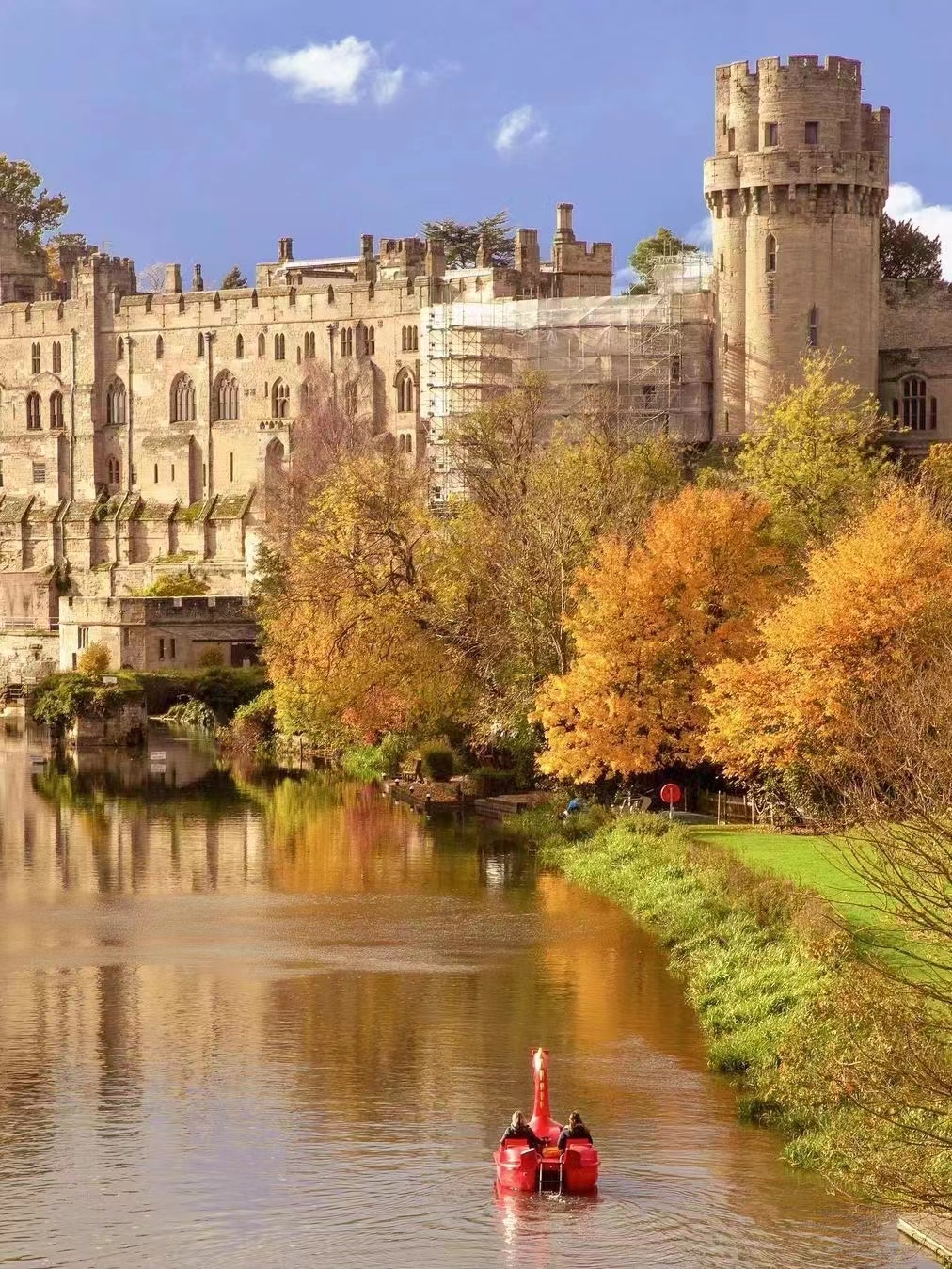 华威城堡一日游攻略！中世纪的童话城堡