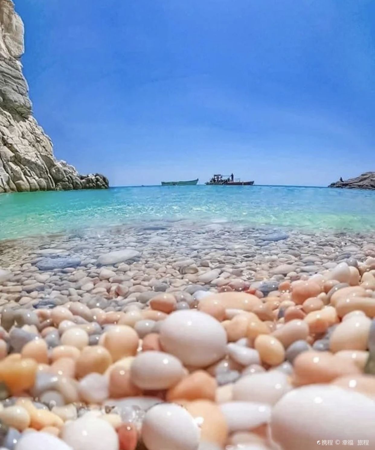 伊卡里亚海滩-特别的鹅卵石海滩