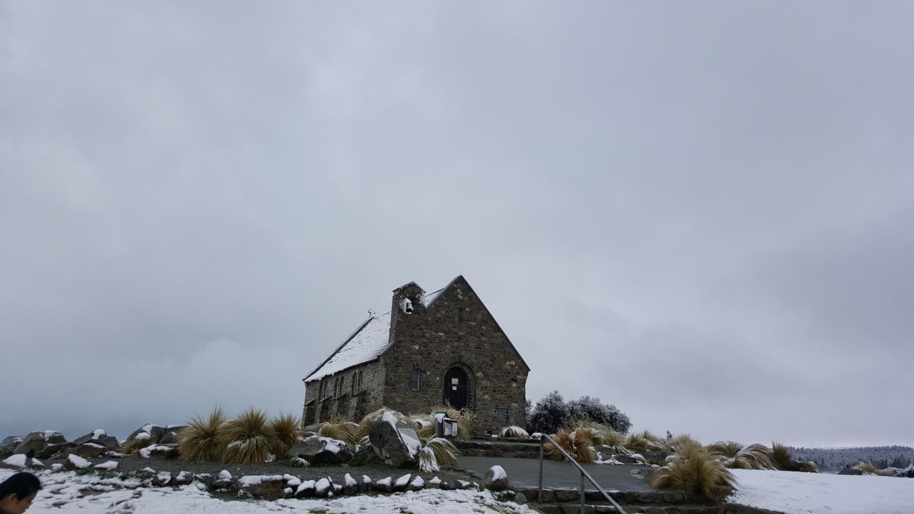 新西兰南岛，好牧羊人教堂，这里在下着雪