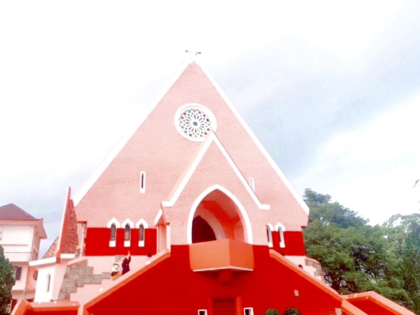 大叻的玛丽修道院，粉色的修道院