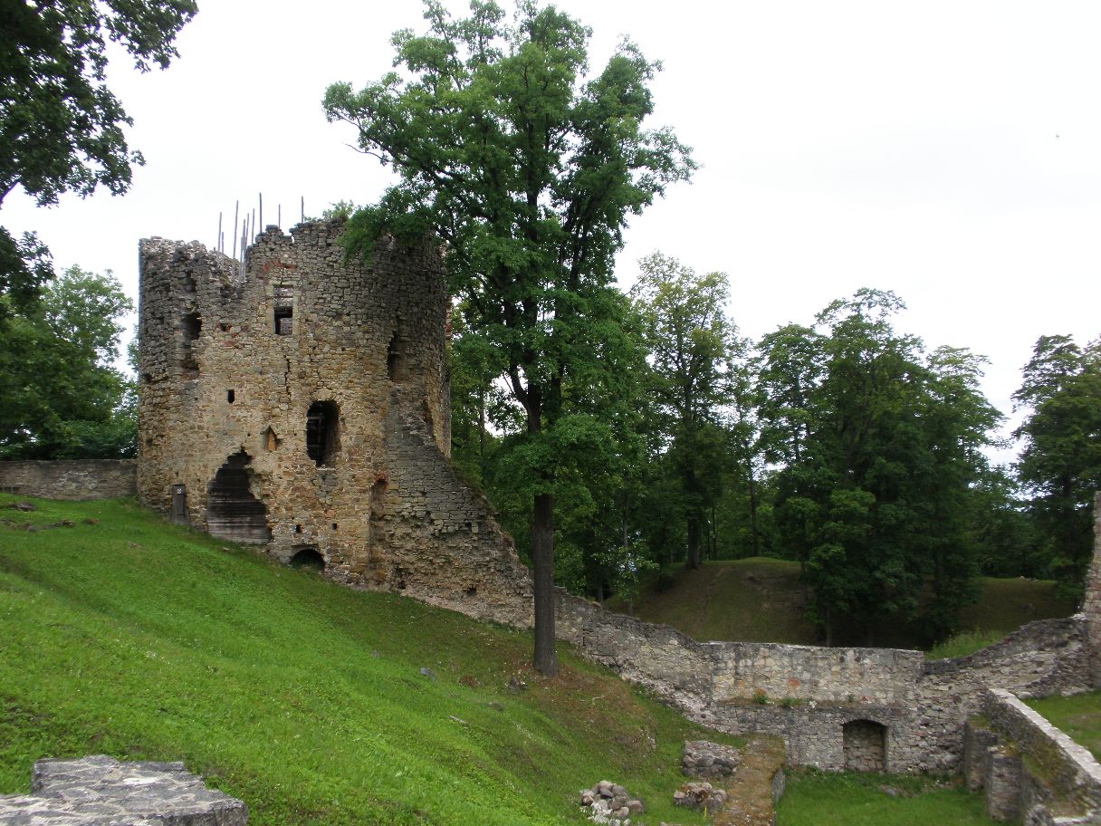 拉脱维亚最美丽的古老城镇之一采西斯，这里经历了多次毁灭与重建，现在的采西斯城堡可追溯至16世纪早期，